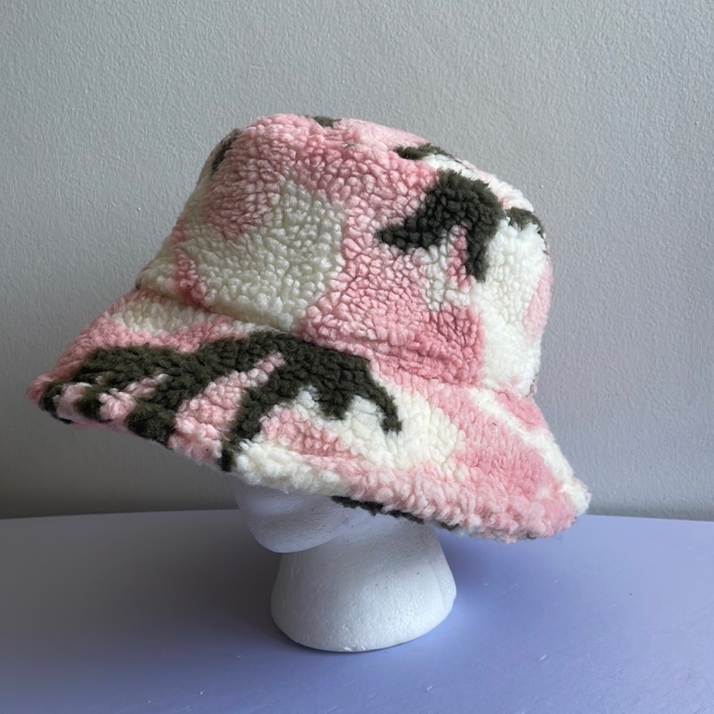 Pink Camo Bucket Hat .